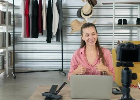 Fast communication with the internet network. 스톡 사진