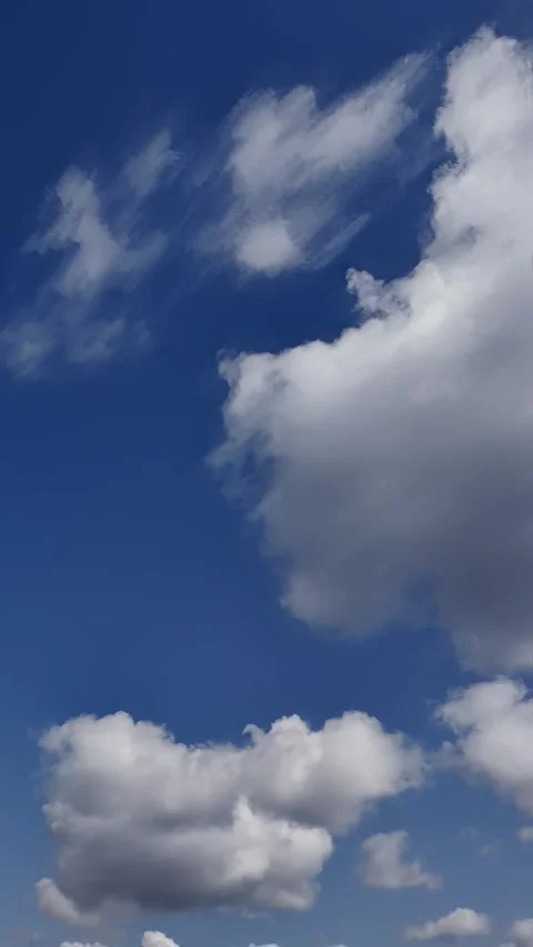 Fast-Drifting Clouds: Time-Lapse Video. Vertical Video Video stock 287455224