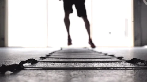 FAST FEET 動画素材 128557344