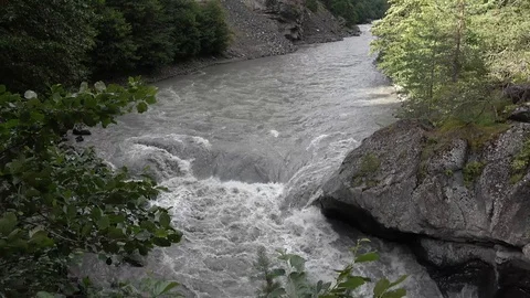 Fast flowing mountain stream. Stock-Footage 98407553