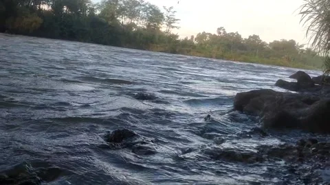 The fast flowing river Видео 335080436