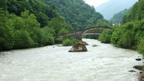 Fast Flowing River in turkey Video stock 198334079