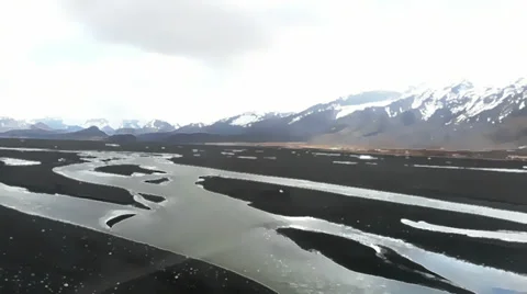 Fast flying through valley Video stock 35124864