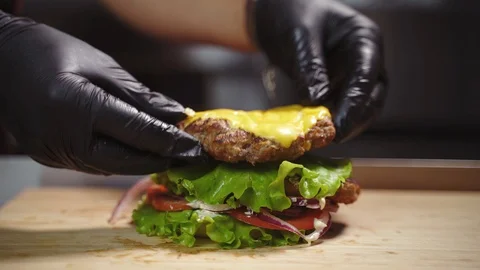 Fast food cutlet Video stock 129685137