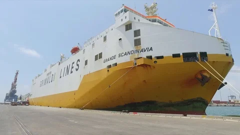 Fast-forward on a ship in the harbor Stock Footage 118595571