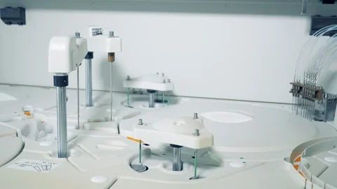 Fast motion of a biochemical analyzing machine at work Video stock 127434234