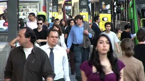 Fast Motion View of Heavy Pedestrian Traffic in Centro De Sao Paulo, Brazil Video stock 19717031