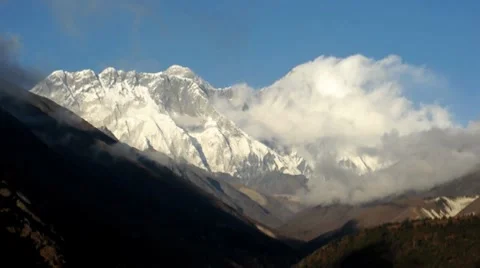 Fast moving clouds in Himalayas Nepal 動画素材 7974939