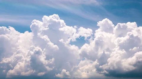 Fast moving spectacular clouds by Lake Toba. 4K resolution time lapse panning. Vídeos de archivo 54946443