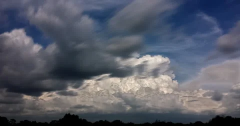 Fast-moving Thuderstorm Rolling In (2160p 25fps) Stock Footage 166538233
