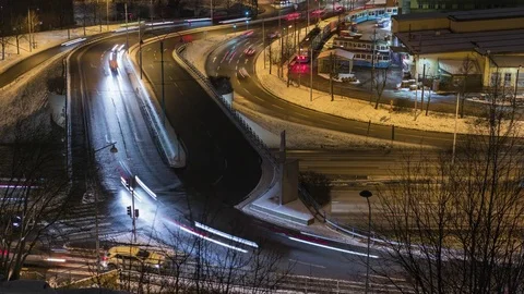 Fast moving traffic at night. Timelapse. 4K. 25p Vídeos de archivo 72680649