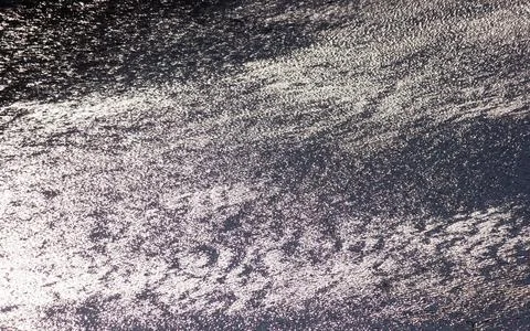 Fast river water background with waves and ripple pattern Foto stock