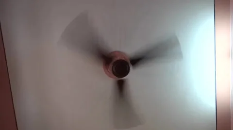 Fast running ceiling fan 스톡 동영상 31964778