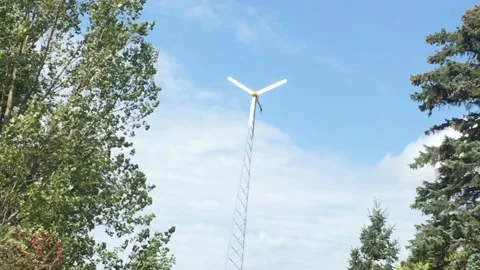 Fast Spinning Windmill with Three Blades Видео 117137884