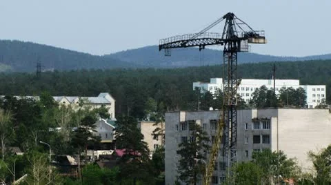 Fast time lapse of tower cranes and construction site 库存影片 8849157