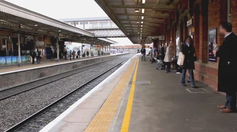 Fast Train 1 England with audio faceblur at 29.9fps Vidéo 43705602