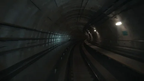 Fast underground train riding in a tunnel of the city Video stock 81773119