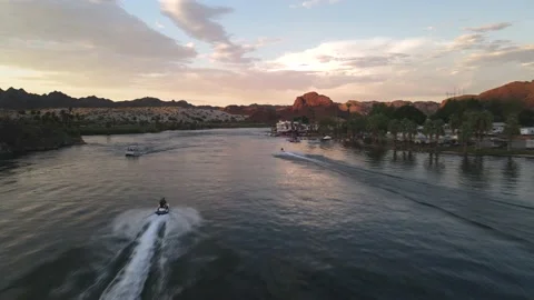 Fast Watercraft At Sunset Vídeo Stock 209293870