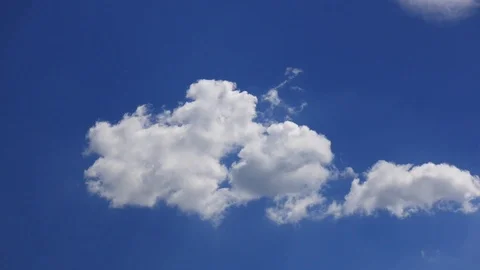 Fast white clouds in the blue sky timelapse Stock-Footage 91618496