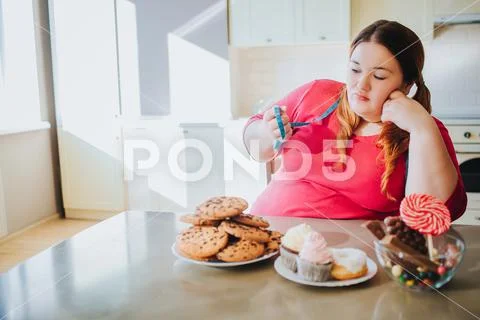 Plus Size Model In Lace Lingerie, Fat Sexy Woman In Underwear On