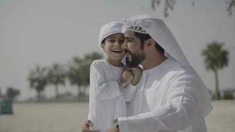 Father and son at the beach. Video stock 302535023