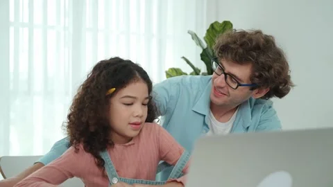 Father explain programing system while pointing at laptop screen. Pedagogy. Video stock 276228970