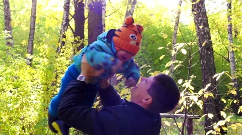 The father of a toddler Video stock 61725670