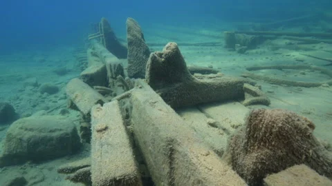 Fathom Five National Marine Park, Wetmore Shipwreck, hanging shoulders Stock Footage 312966045