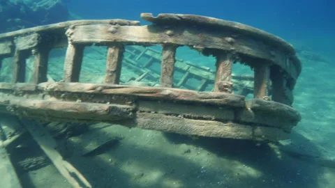 Fathom Five National Park - Alice G shipwreck, back rail and stern Stock Footage 311128247