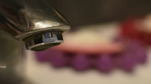 Faucet in the bathroom 스톡 동영상 106148128