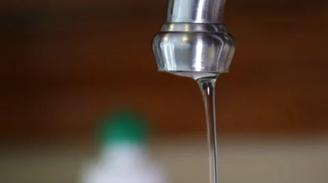 Faucet Dripping in Continuous Stream Close Up 스톡 동영상 43281672