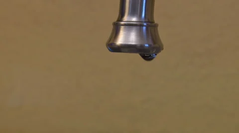 Faucet dripping fast with audio, 30p Stock Footage 1579397