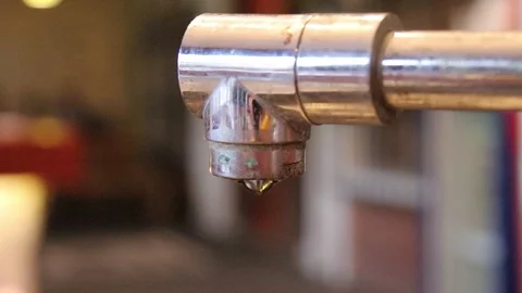 Faucet dripping fast 動画素材 122548197