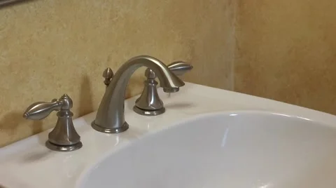 Faucet dripping water 05 库存影片 45170883
