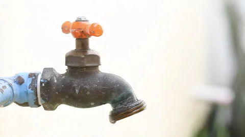 Faucet dripping water drops Video stock 67730159