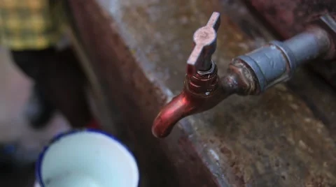 Faucet Kenya above Vídeos de archivo 55090352