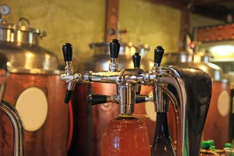 Faucet pouring beer Foto stock