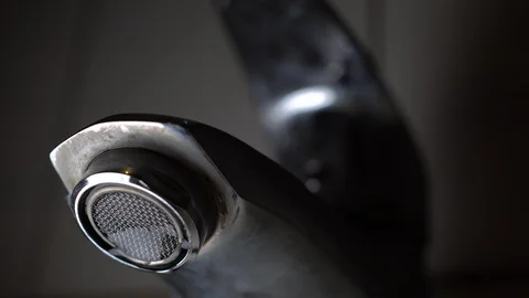 Faucet with water, close up. Stock-Footage 100912367