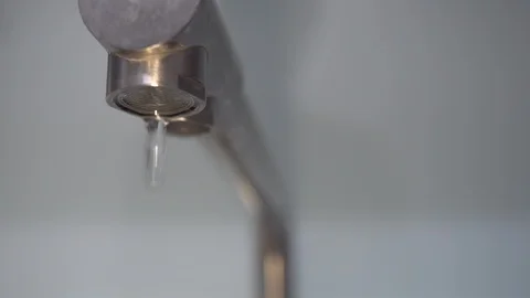 Faucet with water, close up. Stock-Footage 102675521
