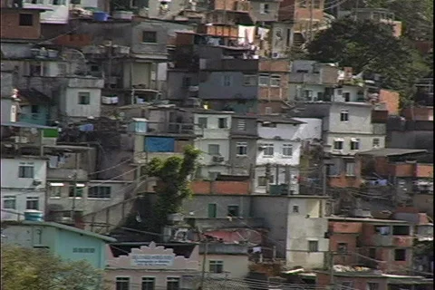 Favelas-zoom-pan Stock Footage 817512