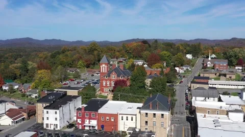 Fayetteville WV Pull Back Vídeo Stock 142097139