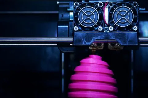 FDM 3D-printer manufacturing wound pink easter egg sculpture - front view on  Stock-Fotos