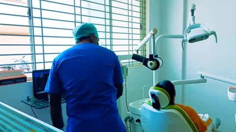 Fearless in the Dentist's Chair: A Woman's Root Canal Journey 库存影片 277097632