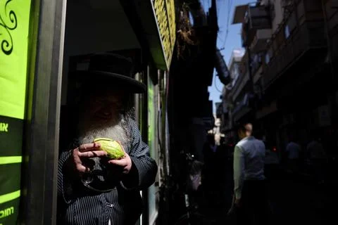 Feast of Tabernacles preparations in Jerusalem - 05 Jun 2024 Stock Photos