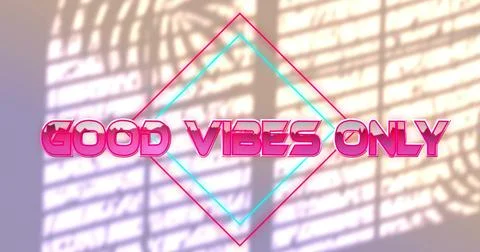 Featuring pink 3D GOOD VIBES ONLY text glowing on room wall, with neon diamonds, Foto stock