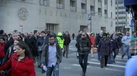 Federal office building crowd in NYC Stock Footage 22340690