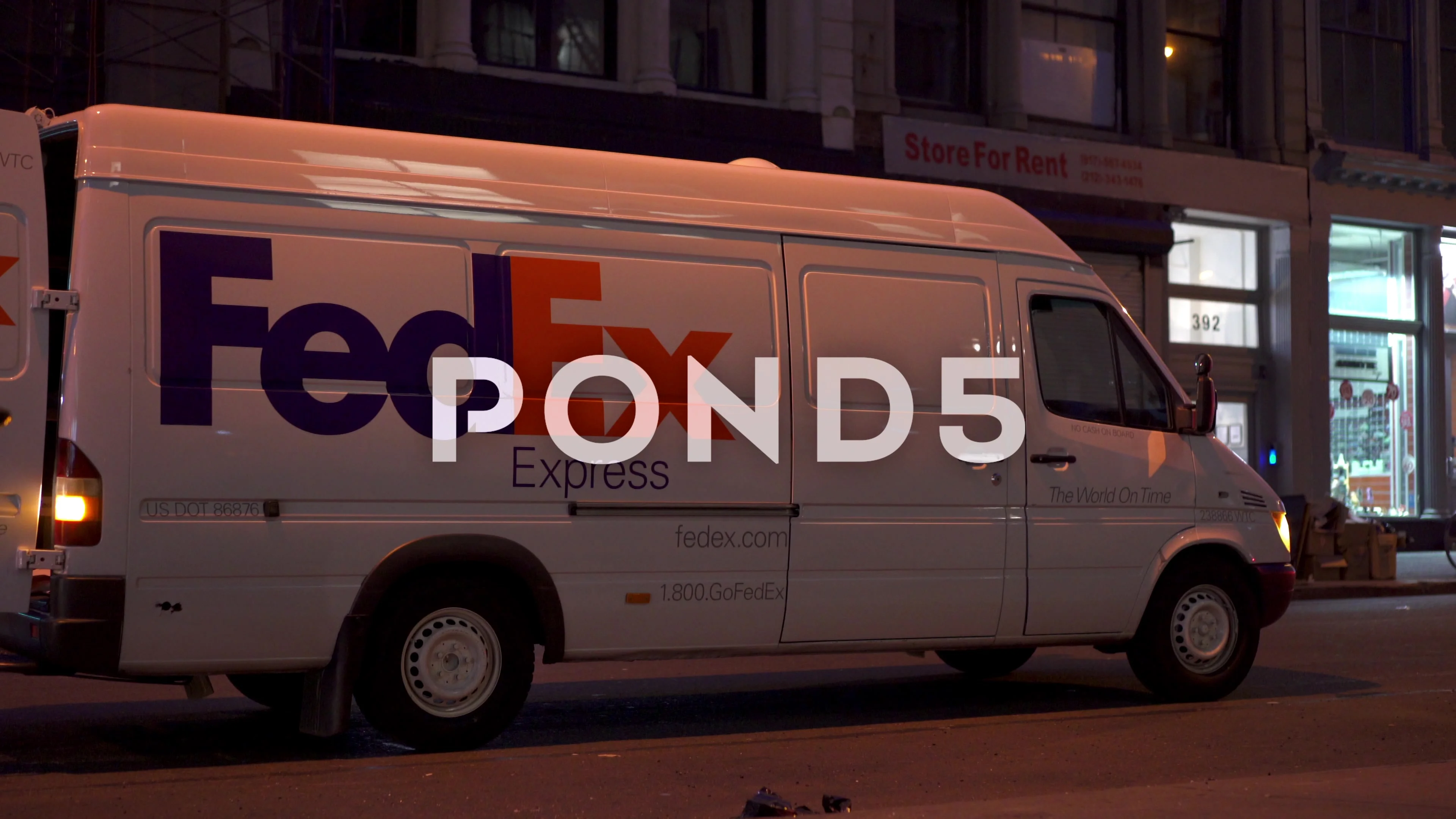 fedex delivery truck