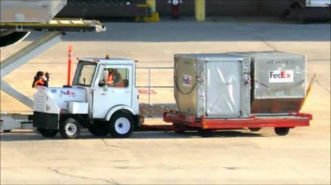 FedEx tow tug Stock Footage 39218585