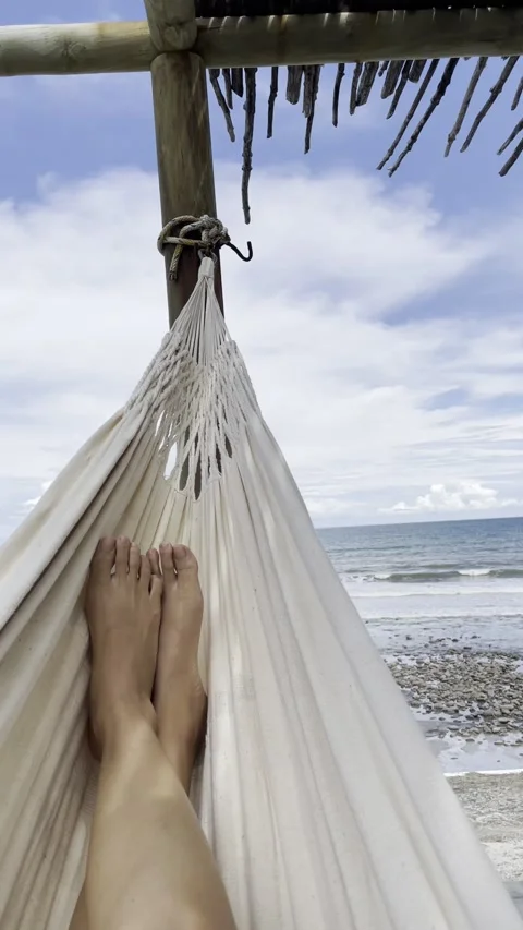 Feed up on a hammock Stock Footage 320485581