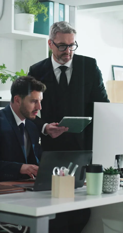 Feedback, manager or businessman with tech in office, market research or review Stock Footage 334017531